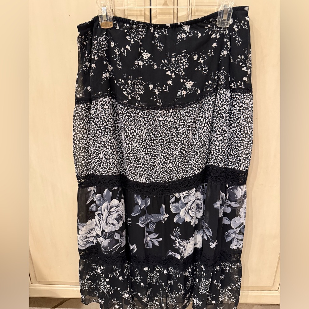 Notations Black And White Patterned Maxi Skirt - image 3